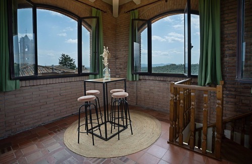 San Gimignano Apartment | Beautiful apartment with WIFI, A/C, pool, panoramic view and parking, close to San Gimignano