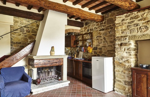 Capolona Apartment | Beautiful apartment with WIFI, pool, TV, pets allowed, panoramic view and parking, close to Arezzo