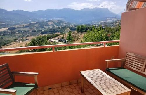 Penne Apartment | Beautiful Apartment with View in Penne 103 m²