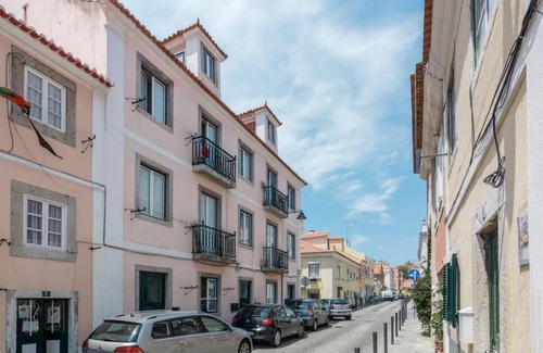 Linda-a-Velha Apartment | Beautiful Apartment with View of the Tagus River