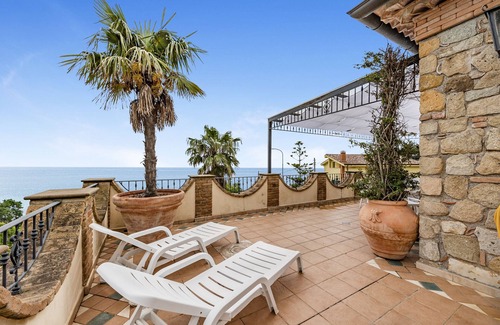 Pisciotta Apartment | Beautiful Apt With Seaview Terrace, Pisciotta, Italy