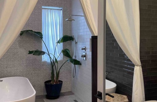 West University House | Beautiful artist's suite w/full bath, kitchenette