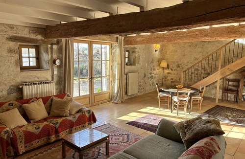 Benque House | Beautiful Barn in Stunning Quiet Countryside with use of 13 Meter Pool.