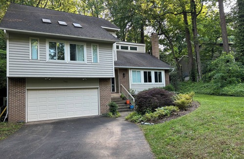 McLean House | Beautiful Basement Apartment in a contemporary McLean Home