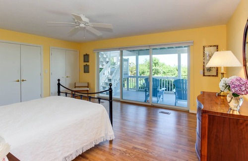 Northeast Virginia Beach House | Beautiful Bay Front Property - 2BR/2BA