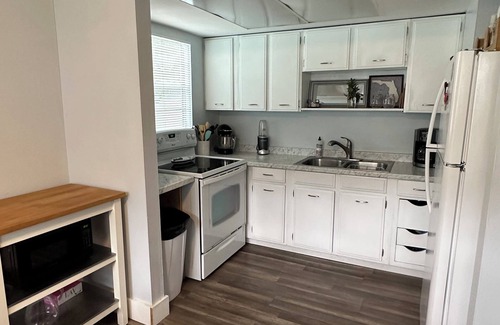 Horton Shores House | Beautiful beach house. Walking distance to the Beach, boutiques and restaurants