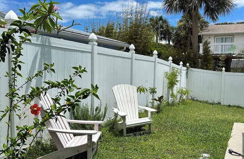 Horton Shores House | Beautiful beach house. Walking distance to the Beach, boutiques and restaurants