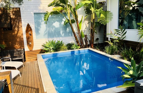 Sapphire Beach House | Beautiful beach side home - 200m walk to the beach!