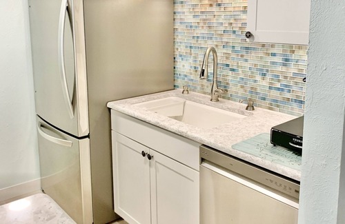 Bayview Condo | Beautiful Beach Condo Steps from Sandy Beach