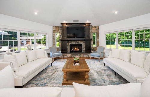 East Moriches House | BEAUTIFUL BEACH ESCAPE NEAR WESTHAMPTON BEACH VILLAGE!!