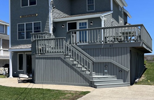 Minot House | Beautiful beach front home