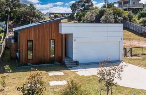 Venus Bay House | Beautiful beach home to relax and enjoy!