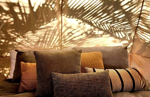 Dicky Beach House | Beautiful Beach House & Glamping Tent Dicky Beach