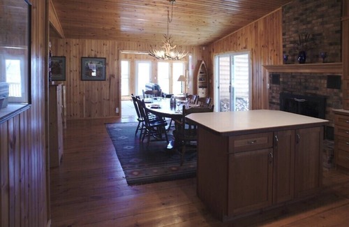 Markville Cabin | Beautiful Beach, State Park/Lake Access (No dogs)
