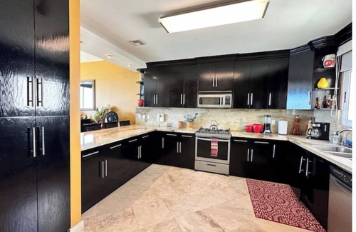 Playas De Tijuana House | Beautiful beachfront home in 24h gated community