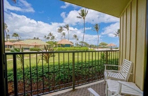 Hanamaulu Condo | Beautiful Beachfront Resort, Resort and Oceanview Unit, 4 pools, 2 Jacuzzis,