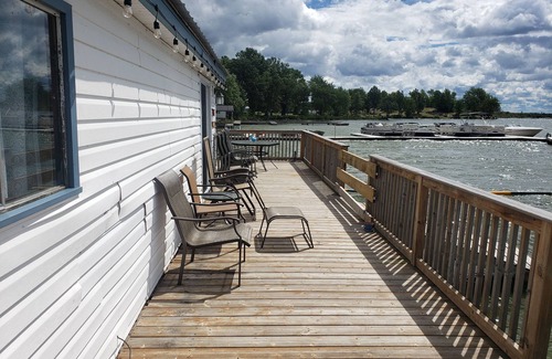 Lavigne Cottage | Beautiful Blue Jay Lake front Cottage