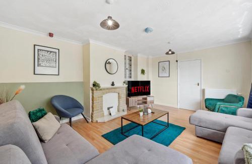 Littleover House | Beautiful Boutique Derbyshire Abode - Games room