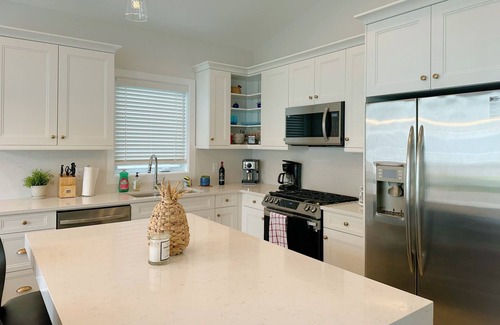 Port Stanley House | Beautiful brand new 4 bedroom, 3 bath home - Port Stanley, ON Kokomo Beach Club