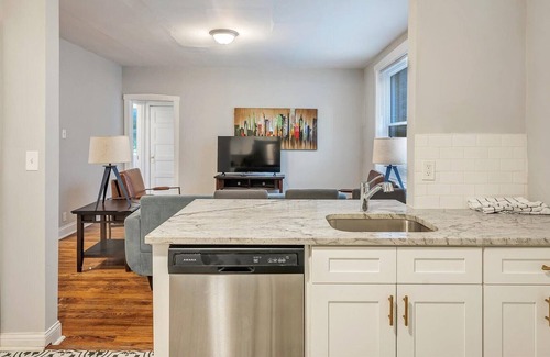 Tower Grove South House | Beautiful, Brand New Tower Grove Unit! 1n
