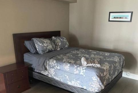 Pickering House | Beautiful Breezy Lake House!