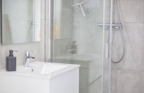 Douai Apartment | Beautiful, bright apartment close to downtown