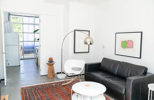 West Sechelt Apartment | beautiful bright cozy suite, 5 min from beach