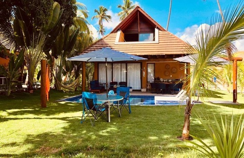 Praia dos Carneiros House | Beautiful Bungalow by the Sea of Carneiros
