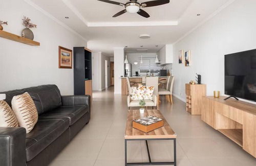 Escazu Condo | Beautiful Condo just steps from Avenida Escazu in an unbeatable location