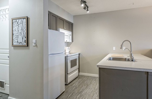 Silver Star Mountain Condo | Beautiful Desirable Top Floor Updated Ski In/out Condo