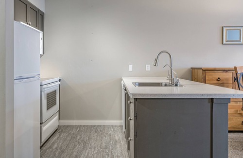 Silver Star Mountain Condo | Beautiful Desirable Top Floor Updated Ski In/out Condo