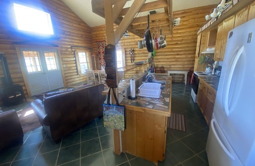 Lander Cabin | Beautiful Cabin! Fireplace, Deck, Pooltable!