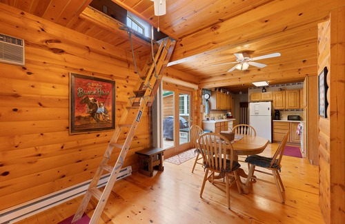 Spearfish House | Beautiful Cabin in the Black Hills-near Spearfish & Sturgis!