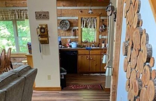 Grassy Creek Cabin | beautiful cabin in the mountains