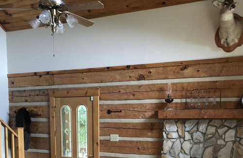Grassy Creek Cabin | beautiful cabin in the mountains