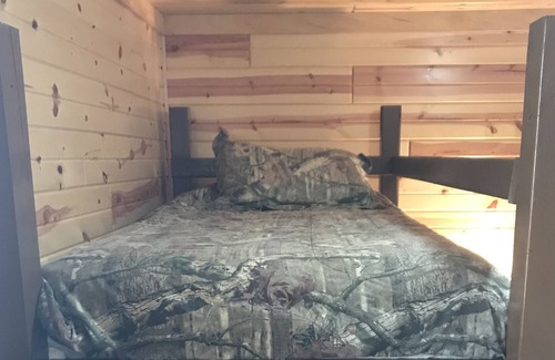 Niobrara Cabin | Beautiful cabin/room that sleeps up to 6 people. Lots of parking room.