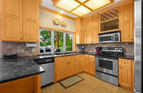 Gravois Mills House | Beautiful Calm Water Lakefront Home, Flat Lot & Large Private Dock.