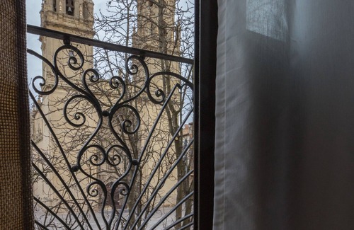 Logrono Historic Centre Apartment | Beautiful central apartment, renovated, near Laurel and Espolon, cathedral view, free WIFI