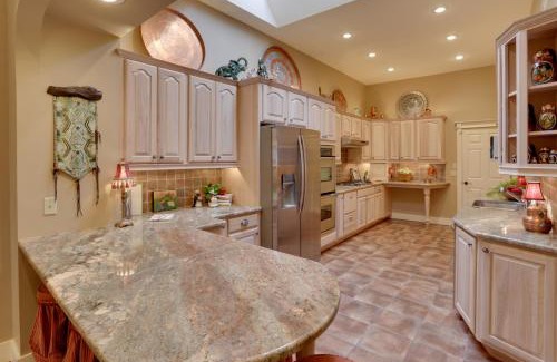 Fayetteville House | Beautiful Central Fayetteville Townhome with Views!