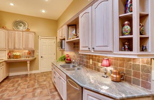 Fayetteville House | Beautiful Central Fayetteville Townhome with Views!