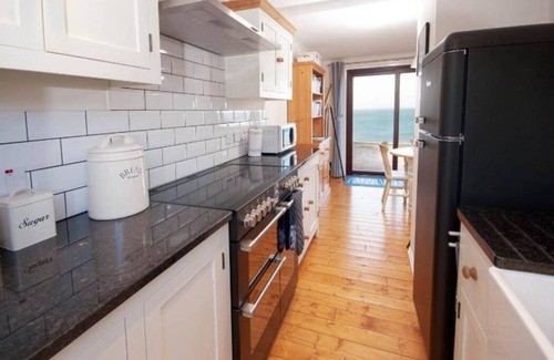Plymouth Ski Chalet | Beautiful Chalet Amazing Sea Views Driftwood No7 -Pet Friendly