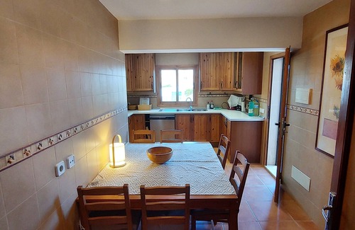 Cala Llombards Ski Chalet | Beautiful chalet for 6 pers. with gr. Garden, W-LAN, pool, air conditioning, close to the sea