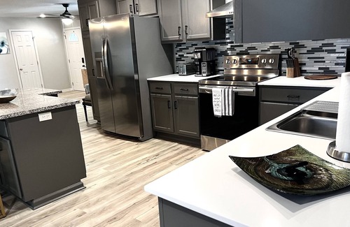 Benton House | Beautiful, cheerful and cozy 4BDR home