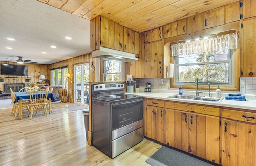 Chetek Cottage | Beautiful Chetek Home w/Prairie Lake Access!