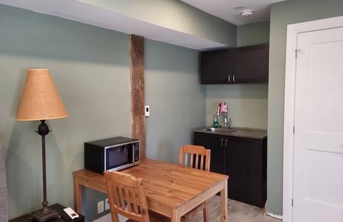 Clarington Apartment | Beautiful, clean, cozy and very convenient studio apartment in Bowmanville