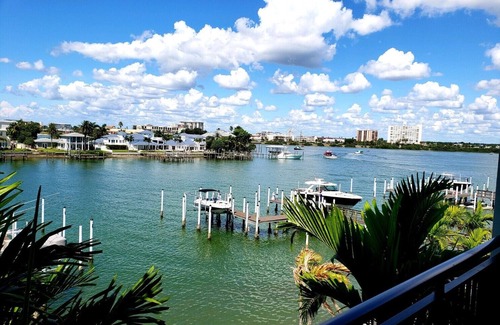 Clearwater Beach House | Beautiful Clearwater Beach Waterfront Townhome with Boat Slip!