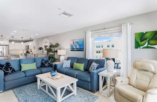 Indian Shores Condo | Beautiful Coastal Penthouse w/Expansive Gulf Views!