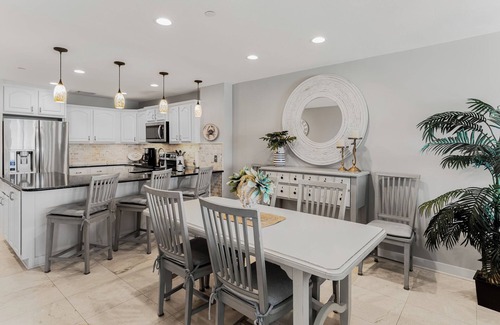 Indian Shores Condo | Beautiful Coastal Penthouse w/Expansive Gulf Views!