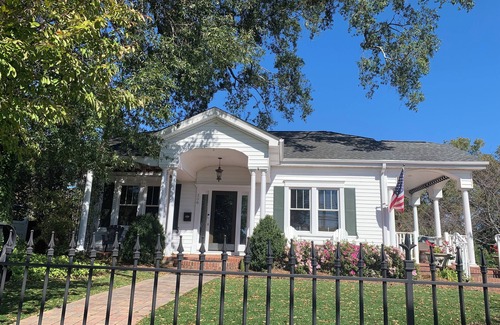 Dallas Apartment | Beautiful,comfortable, safe suite with private entrance.