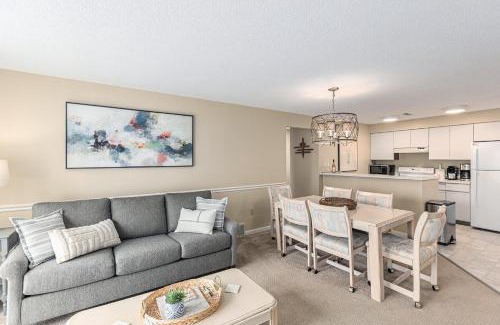 Acme Apartment | Beautiful Comfy 2 Bedroom Condo Stunning Golf Course Views 5166